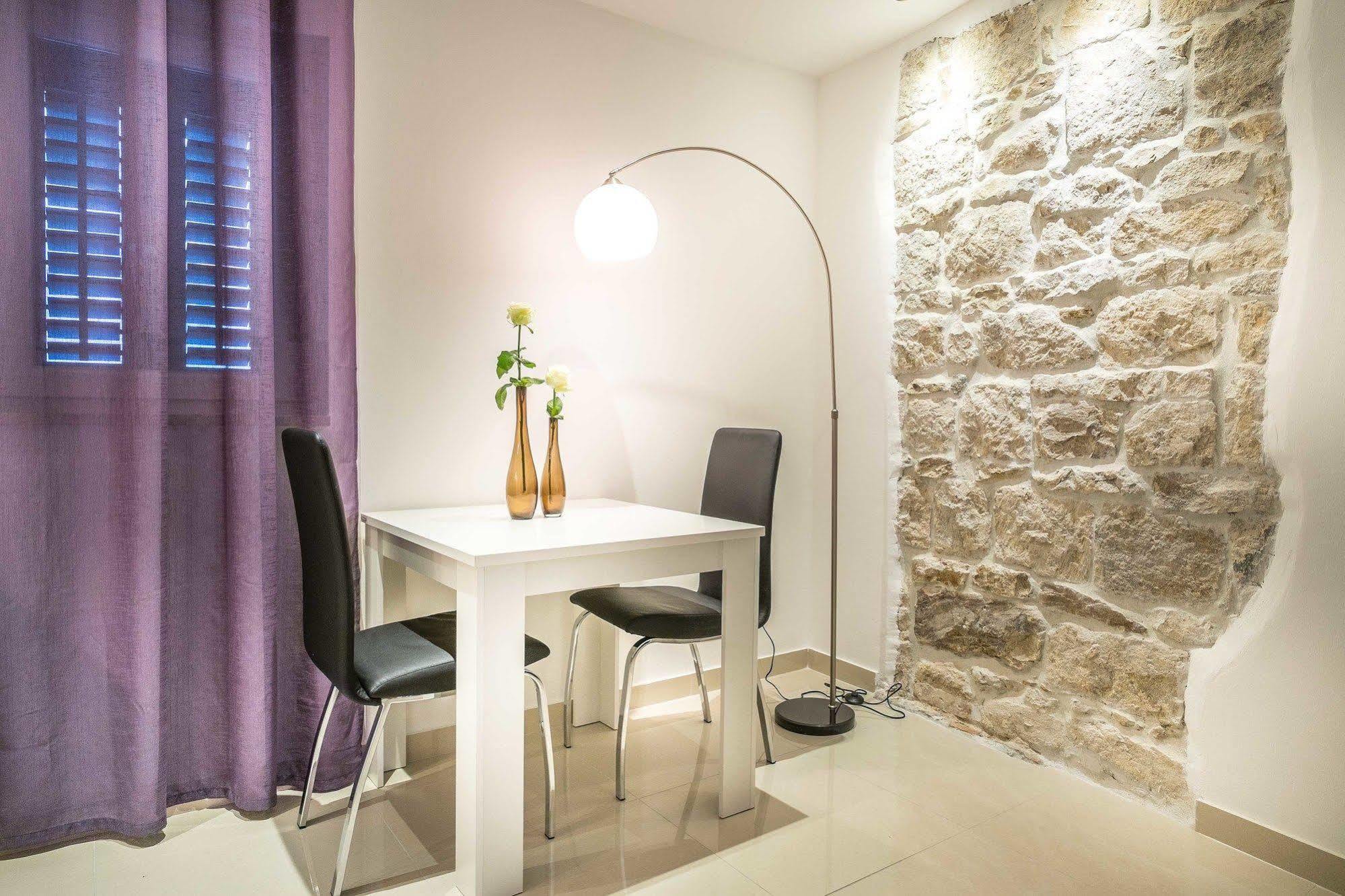 Apartma Oasis *